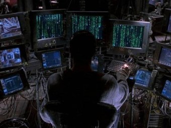 Стоп-кадр из фильма «Матрица». Стоп-кадр из фильма «Матрица».