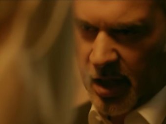 Стоп-кадр из клипа Валерии и Валерия Меладзе — «Не теряй меня».