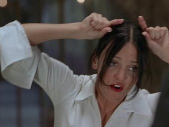 Стоп-кадр из фильма «Очень страшное кино 2».